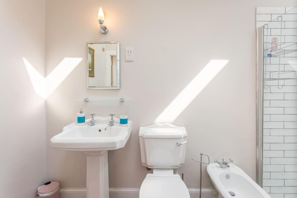 Stylish Self Contained Studio Near Glasgow Airport Apartment Lochwinnoch Екстериор снимка